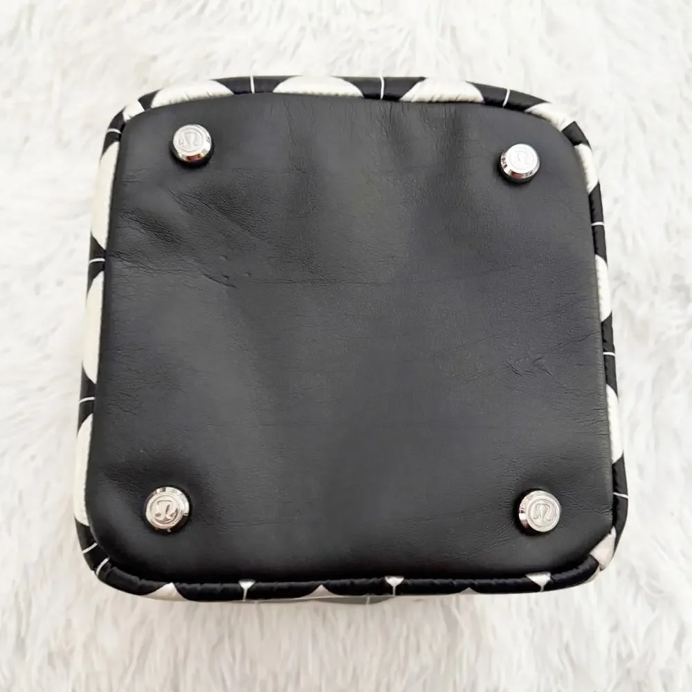 LULULEMON | Sink Shower Travel Kit | Arrow Chevron Cream Black Modular Organizer